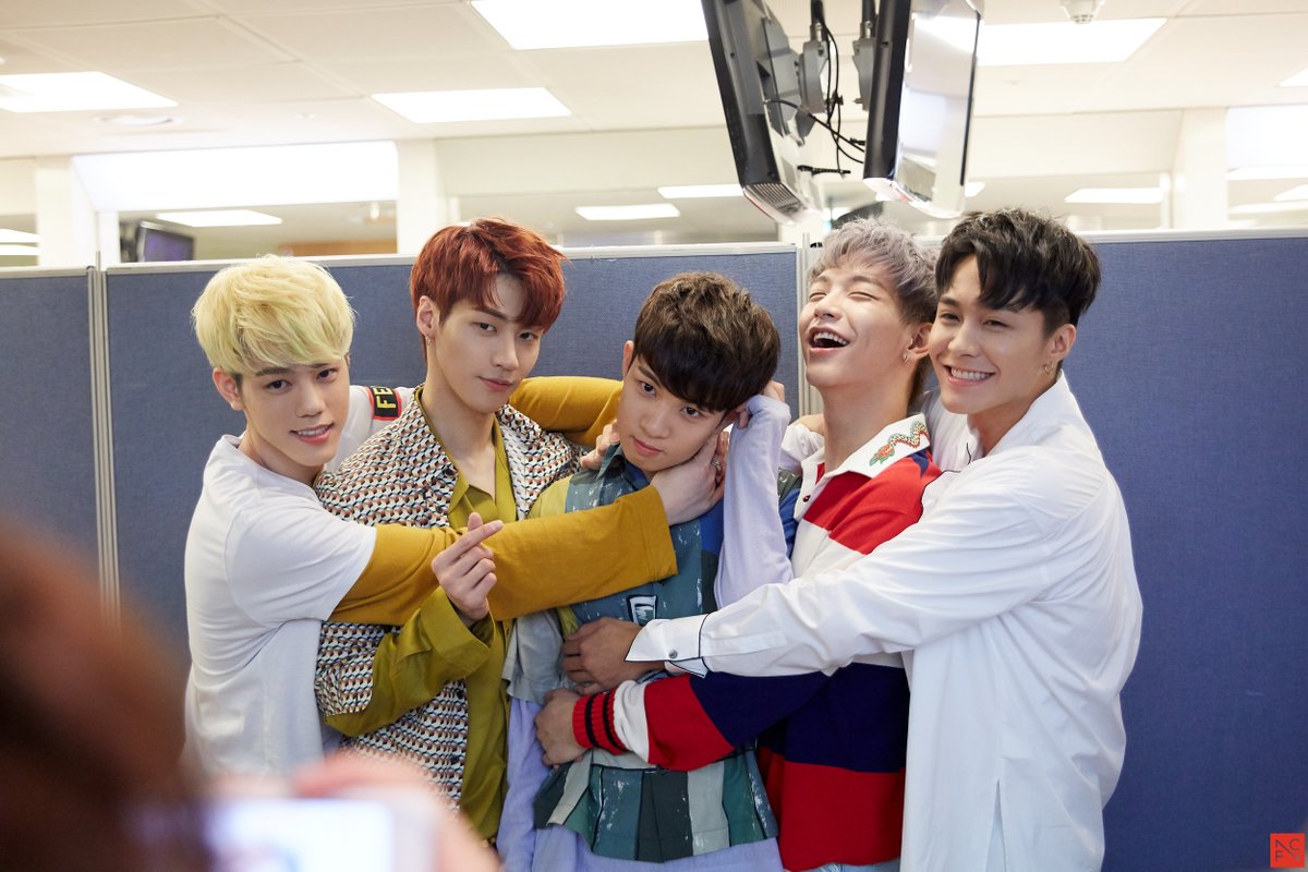 گروه N.Flying